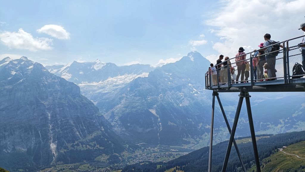 Grindelwald First – Cliff Walk –&nbsp;Bachalpsee