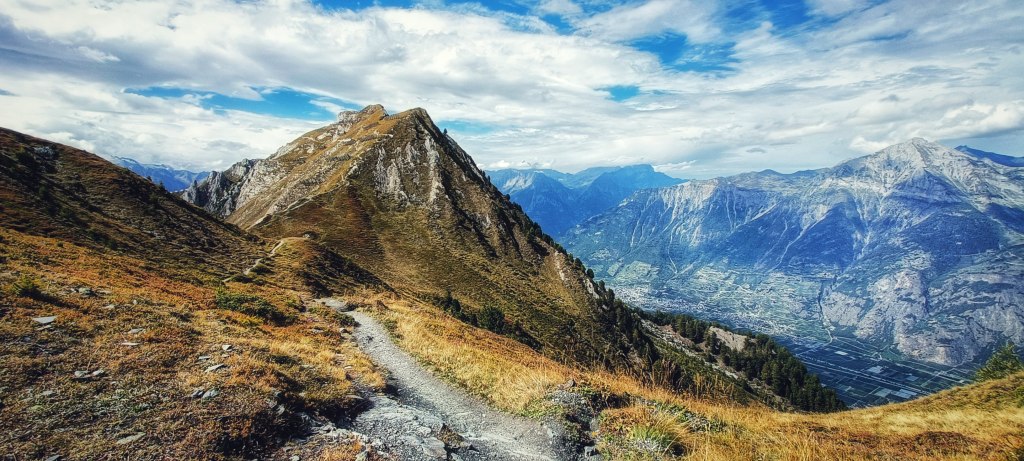 Savoleyres – Pierre Avoi – Ancien bisse de Saxon – La&nbsp;Tzoumaz